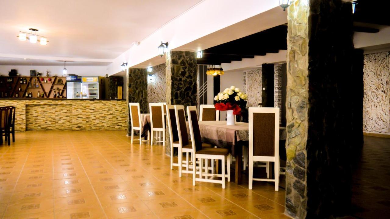 Pensiunea Danubio Moldova Noua Ngoại thất bức ảnh